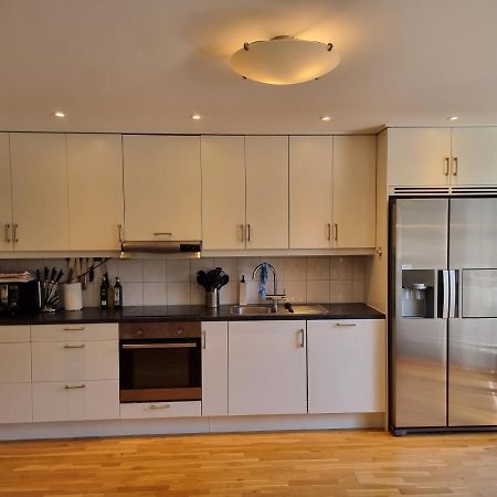Trevlig Laegenhet Naera Stroemstad Centrum Esterno foto