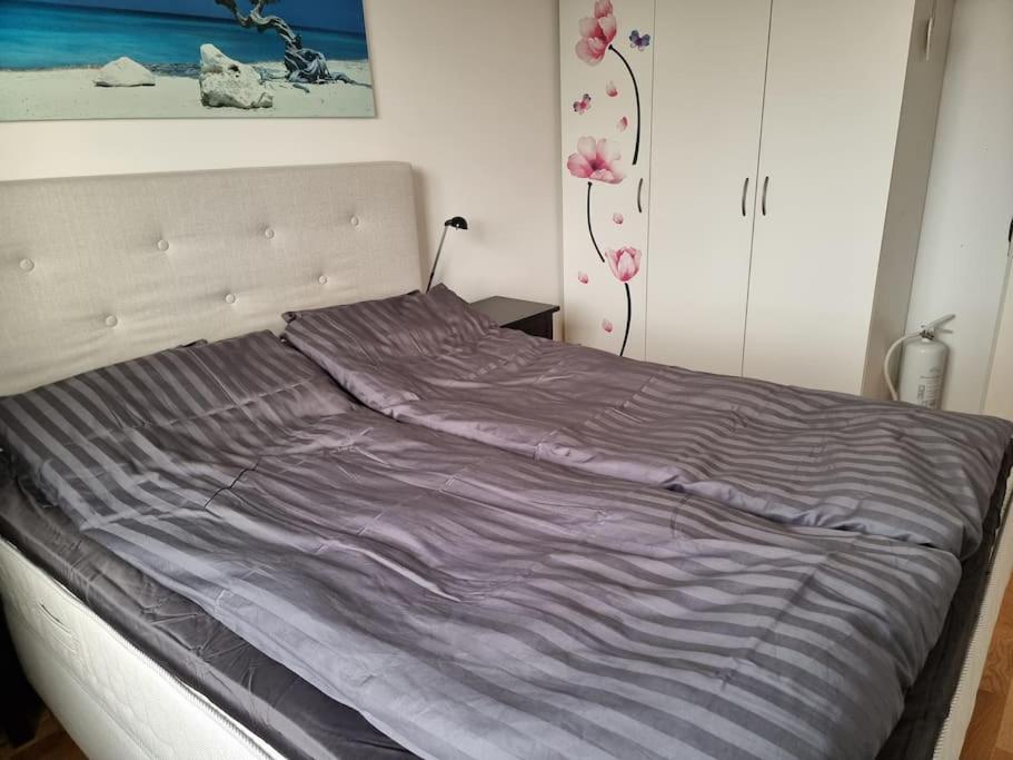 Trevlig Laegenhet Naera Stroemstad Centrum Esterno foto