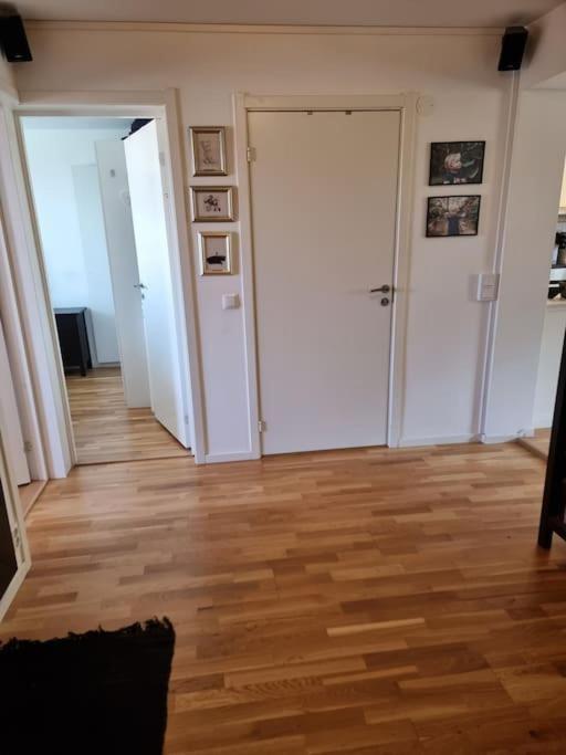 Trevlig Laegenhet Naera Stroemstad Centrum Esterno foto