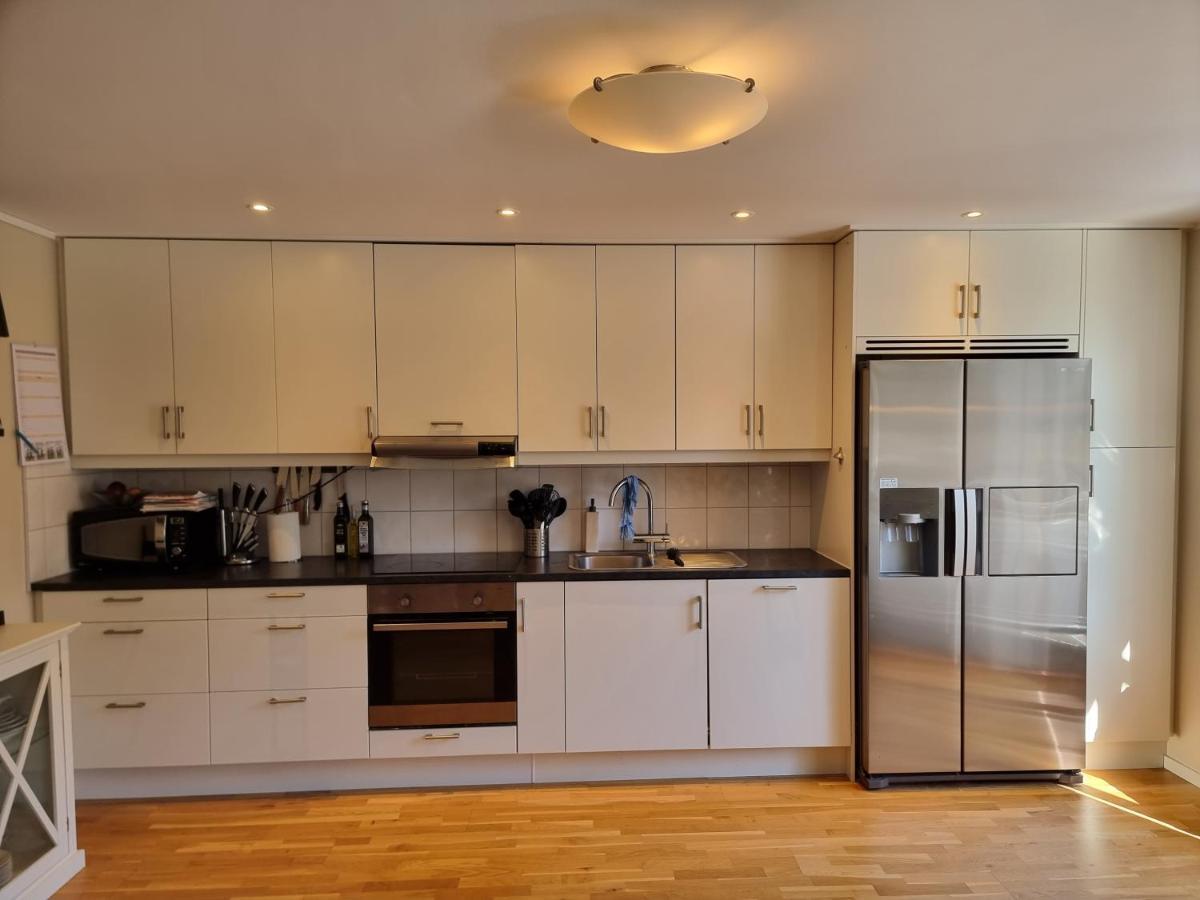 Trevlig Laegenhet Naera Stroemstad Centrum Esterno foto